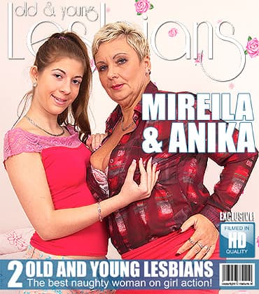 Lesbian teen licks older woman's pussy