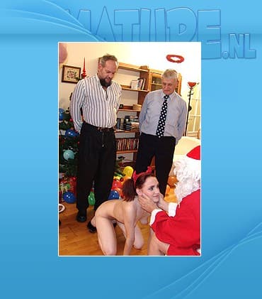 Ho, ho, ho, Santa Claus and his friends are Cumming