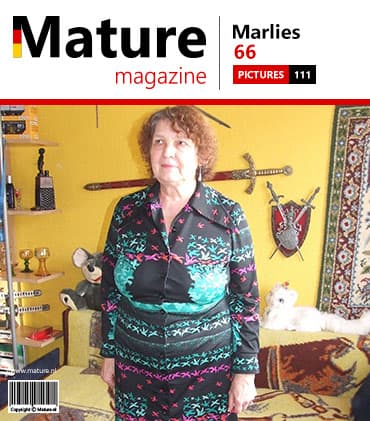 Amateur granny gets naked for you