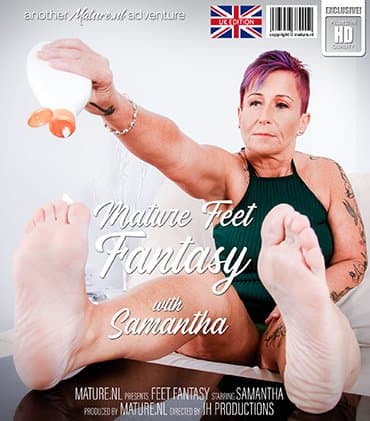Mature Samantha has a fetish for feet
