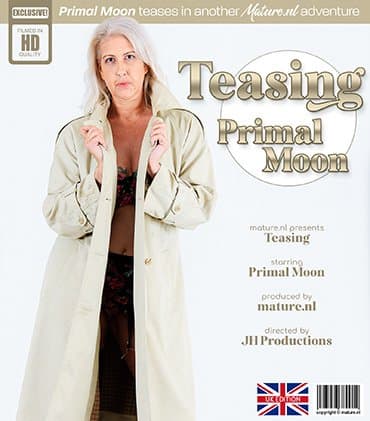 Primal Moon is a British cougar that loves to please her shaved pussy