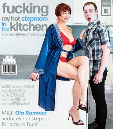 Seduced to fuck my hot perfect ass stepmom Ola Ramona in the kitchen while my dad's at work