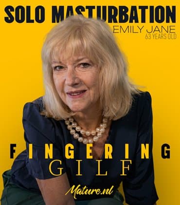 GILF Emily Jane's Solo masturbation porno!