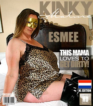 Married BBW mature mystery woman licking her huge natural tits