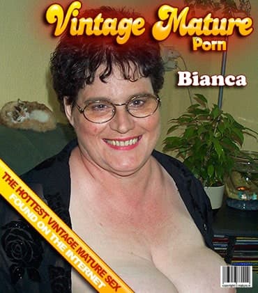 Amateur grandma with a horny big ass
