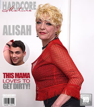 Foxy blonde Cougar Alisah finds herself a young stud to hump
