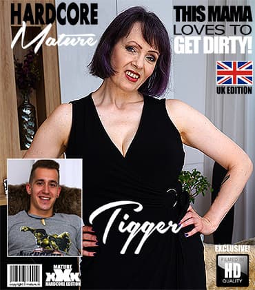 British Amateur MILF Tigger shows her gorgeous big natural boobs and has hot Sex with her Toyboy