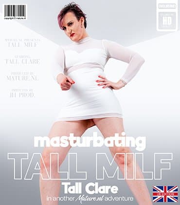 Tall Clare is a tall British MILF with small tits that loves to play with her pussy