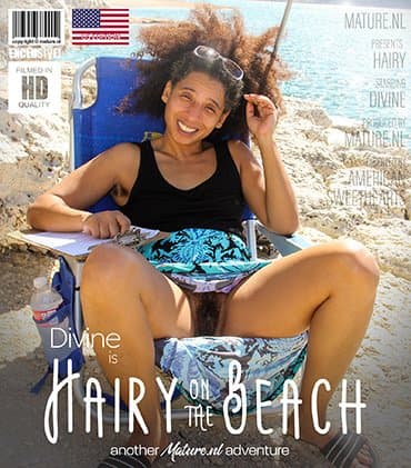 Hairy Divine loves to flash on the beach