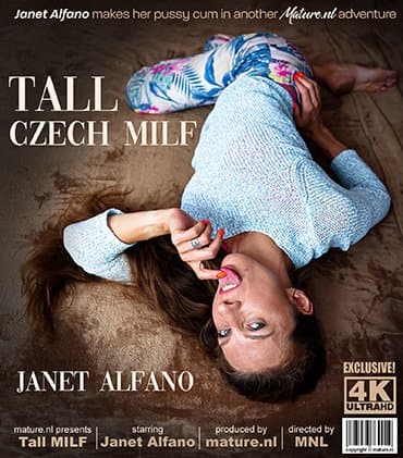Tall cougar Janet Alfano is a masturbating Czech MILF that loves to make her pussy cum