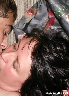 Amateur Housewife Loves Big Cock
