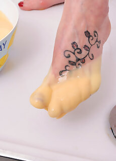 Food Fetish Uk Gilf Rose Masturbating