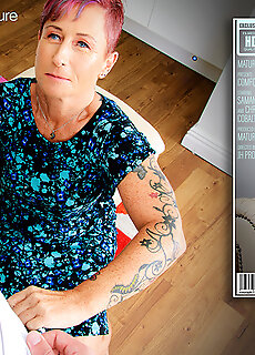 Mature.nl - British Samantha Has A Kinky Way To Cheer Up Her Stepson After A Breakup