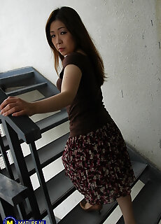 Mature.nl - Hairy Japanese Milf Yumi Kajiyama Gets Fucked & Creampied