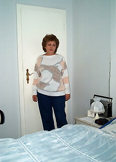 Kinky Amateur Wife Getting Frisky