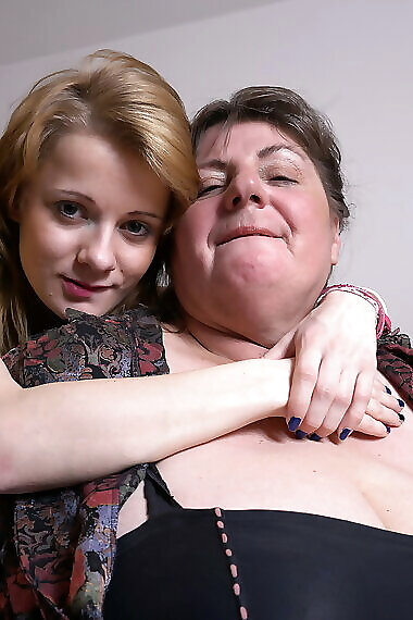 Horny Old And Young Lesbians Go To Town