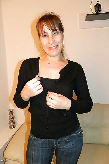 Naughty Mom Playing On The Couch With Her Pussy